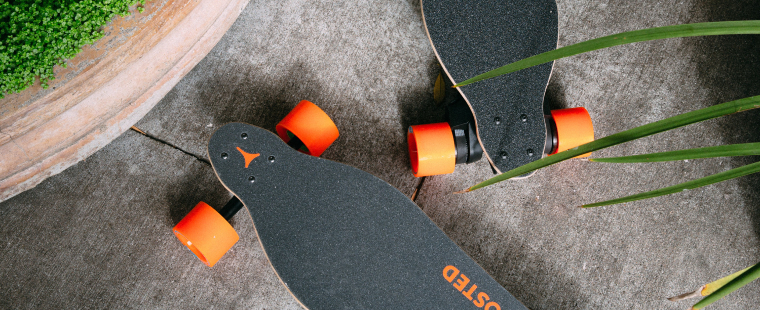 <h1>High performing<span style="background-color: #590ebf; color: #ffffff;"> low-latency Bluetooth® connectivity</span> for Boosted Boards</h1>
